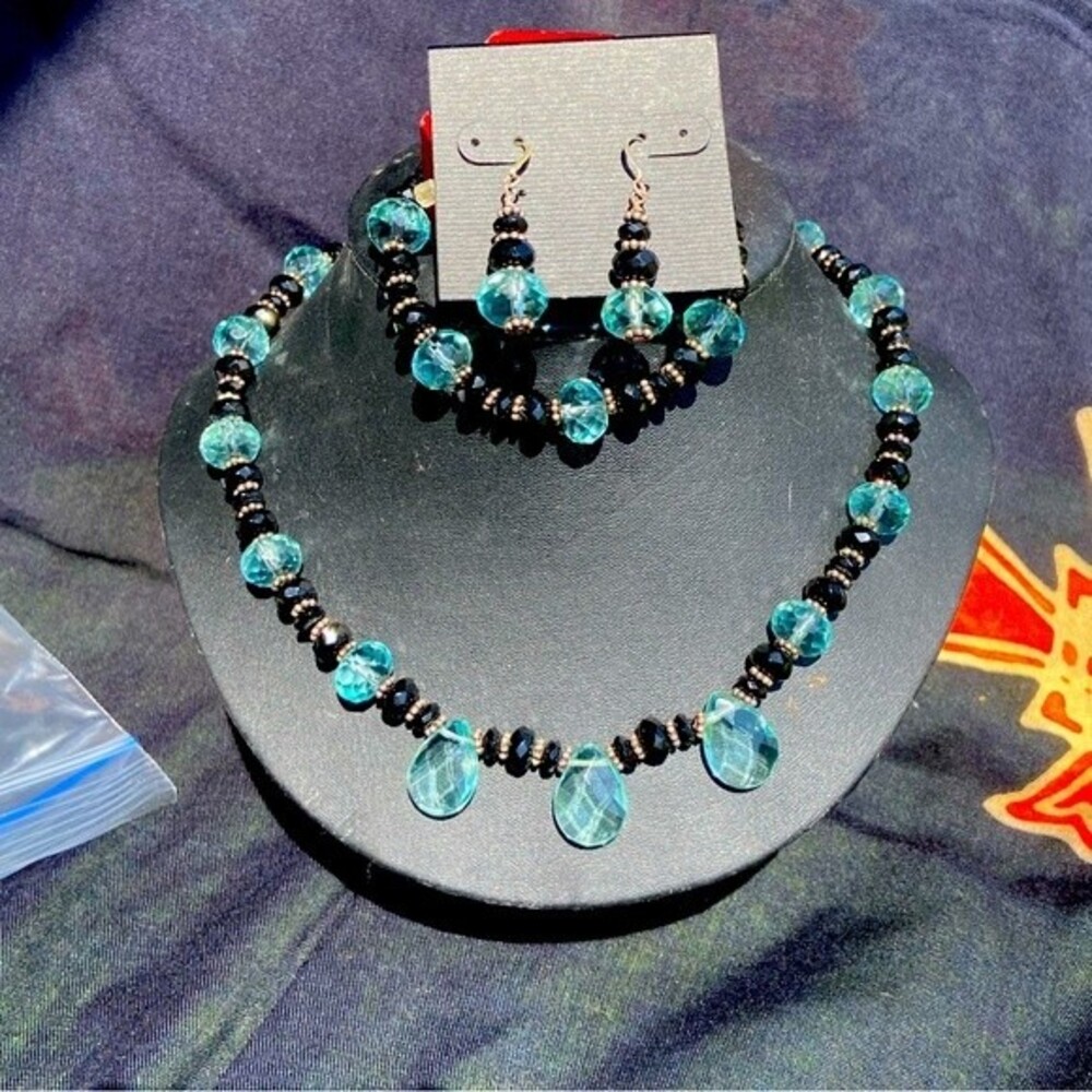 Aqua & Black faceted gemstones w/ Bali silver necklace, bracelet and earring set